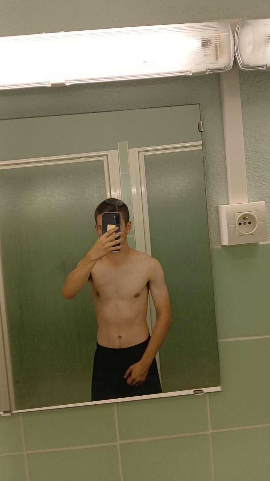Profil de Nabil, 19 ans, Escort Trans Monaco à Froidfond