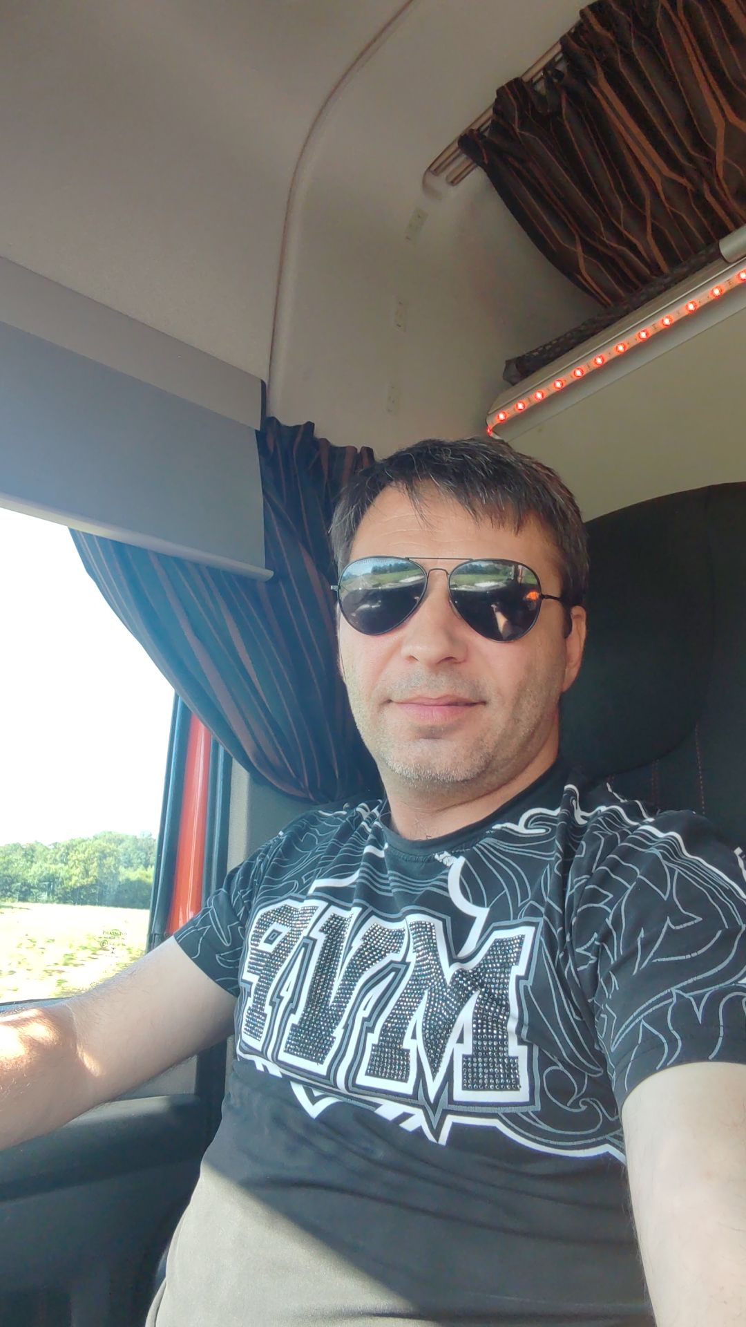 Profil de Tomer, 48 ans, Escort Trans Monaco à Nébian