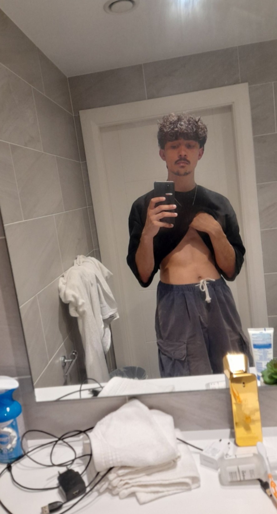 Profil de Lincoln, 21 ans, Escort Trans Monaco à Poncins