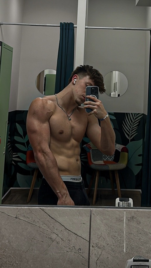 Profil de Fergus, 20 ans, Escort Trans Monaco à LaMure