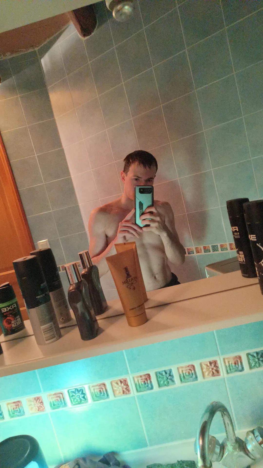 Profil de Kolya, 25 ans, Escort Trans Monaco à Saint-Paul-des-Landes